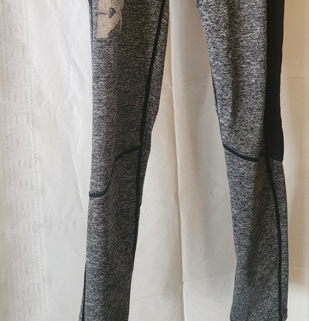 Victoria's Secret PINK Gray & Black Leggings Silver Glitter Graphic Logo Sz M/L - Picture 3 of 9
